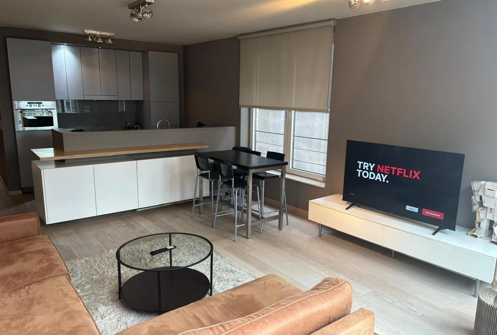 בריסל Luxurious Two Bedroom Apartment